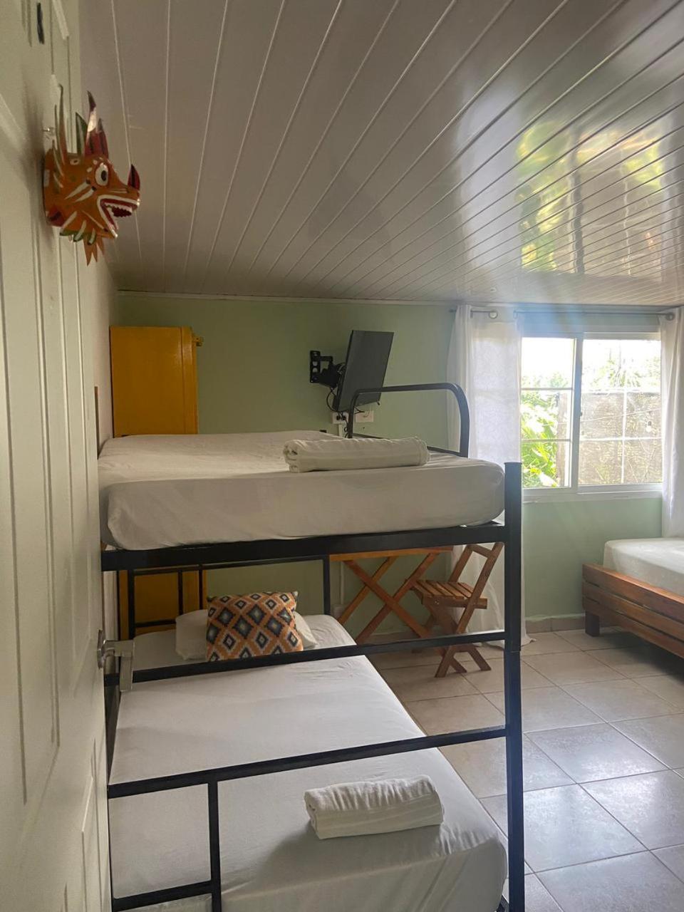Hostel Travelers ชิเตร ภายนอก รูปภาพ