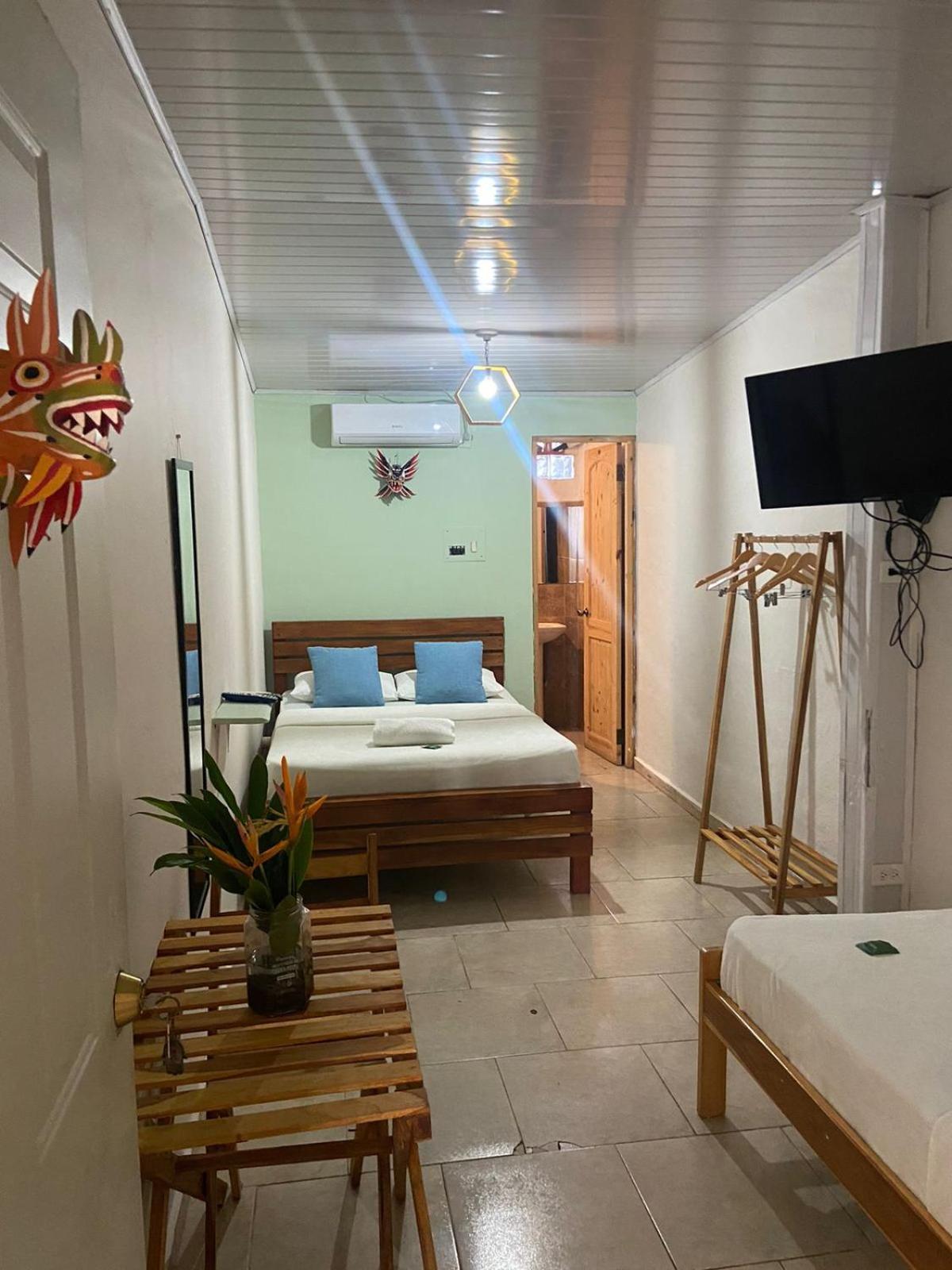Hostel Travelers ชิเตร ภายนอก รูปภาพ